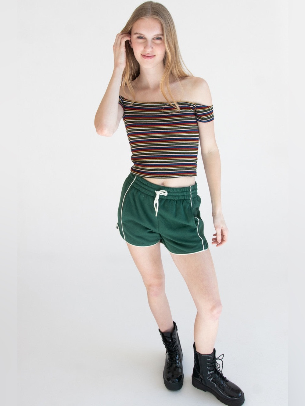 HIPPIE ROSE CONTRAST PIPING DOLPHIN SHORTS